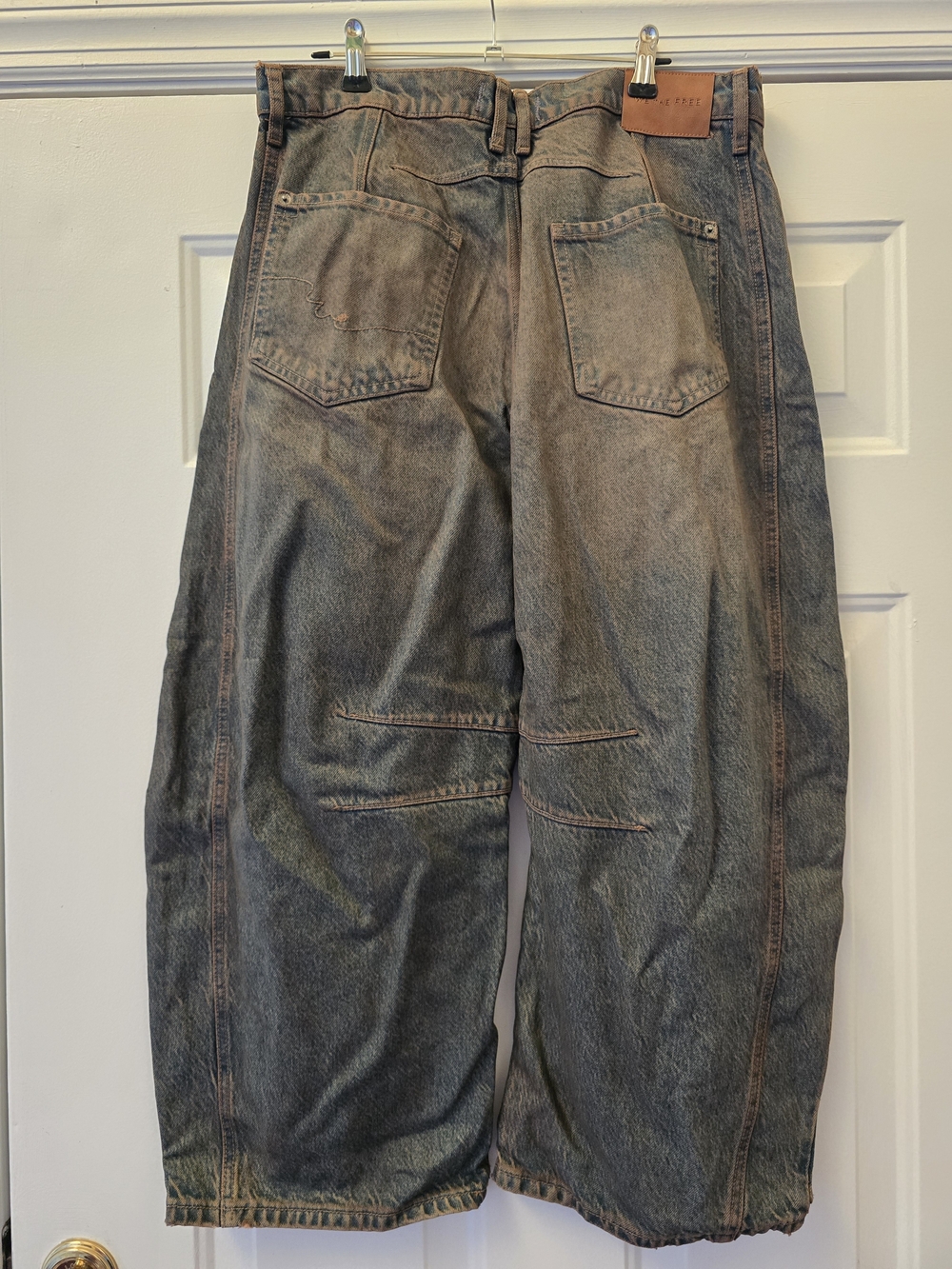 NWOT We The Free Good Luck Blue/Brown Barrel Jeans - 30 - Picture 3 of 4